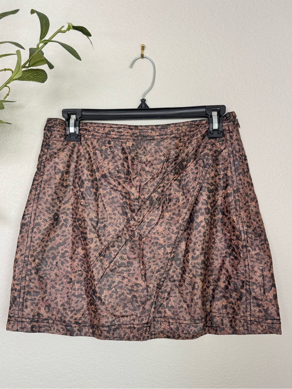 Free People Fake Out Leopard Faux Leather Mini Skirt Size 6 NWT Party